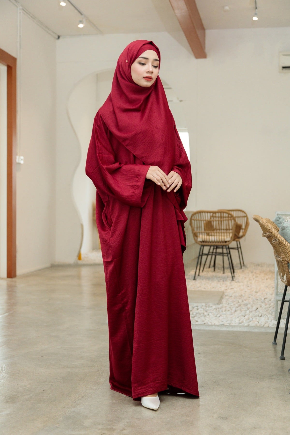 Laura Abaya Free Shawl | Maroon