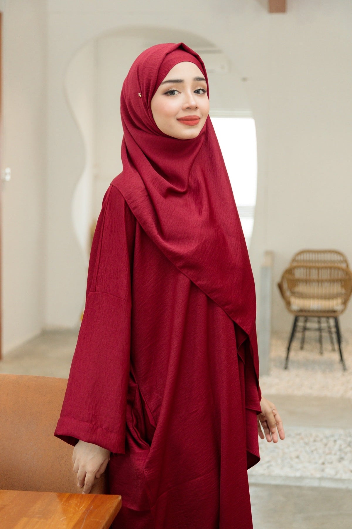 Laura Abaya Free Shawl | Maroon