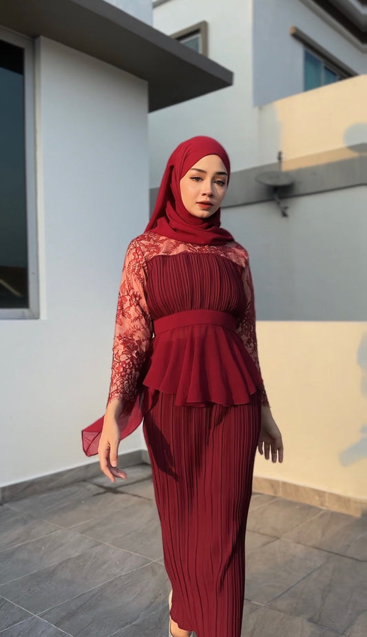 Luna Peplum | Maroon