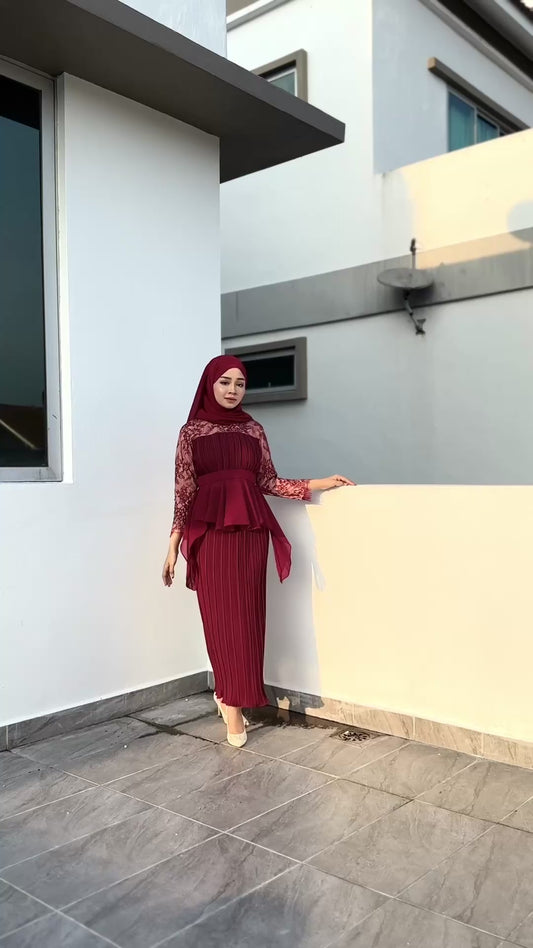 Luna Peplum | Maroon